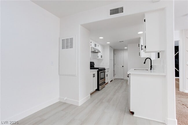 Photo - 5792 Ambassador Ave Unit 102