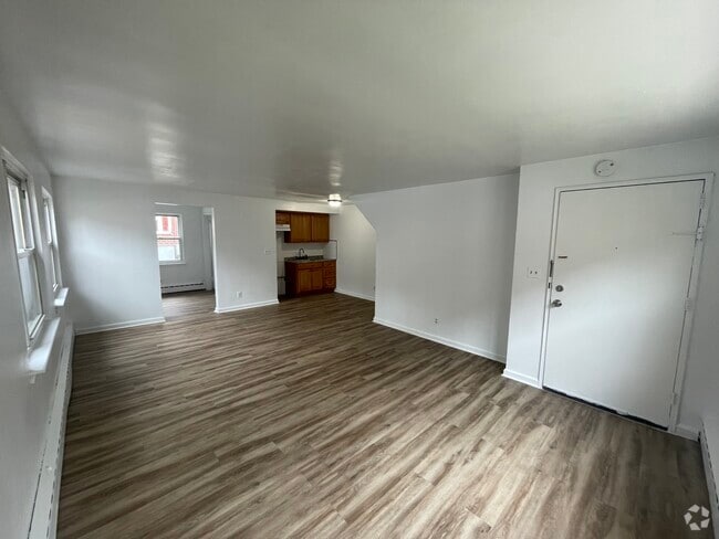 Building Photo - 50 Union Ave Unit 1 Rental