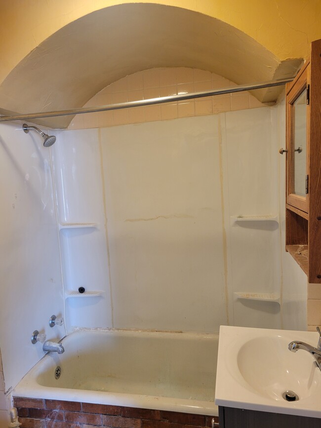 Bathroom - 309 E Locust St Apartments