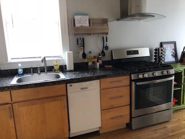 Photo - 4415 Stuart St