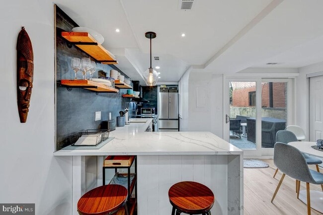 Building Photo - 1408 21st St NW