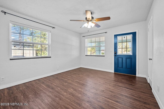 Photo - 1818 10th St N