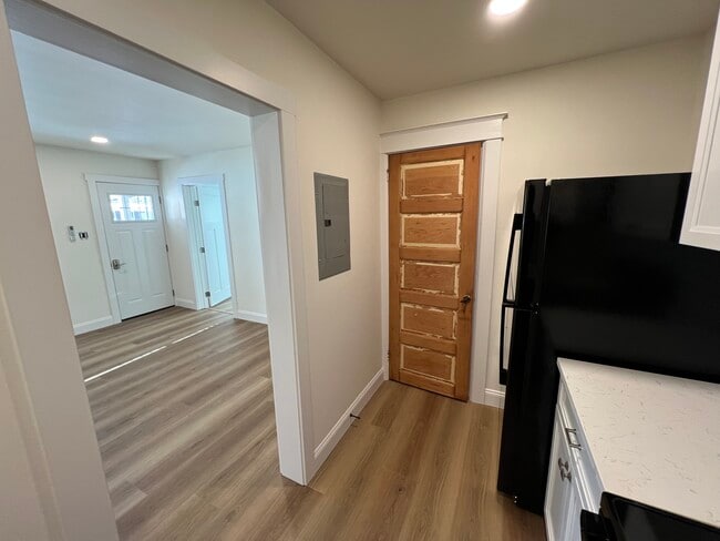 Photo - 1461 W King St Unit 2