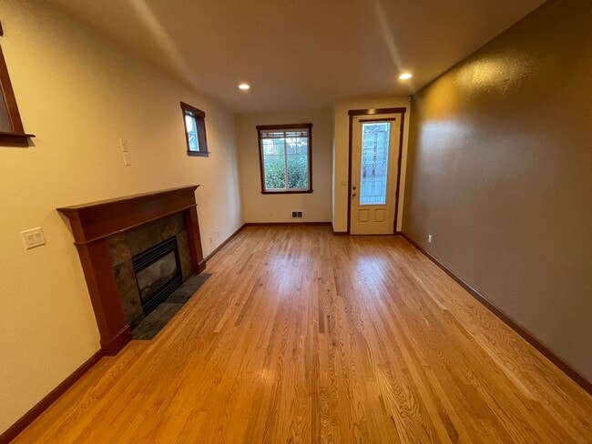 Photo - Gorgeous 3 bedroom Home for Rent in Edmonds