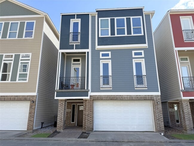 Photo - 2123 Bidwell Dr