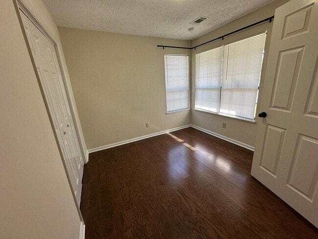Photo - 110 Island Blvd