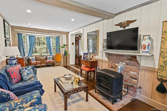 Photo - 87 Piping Rock Rd