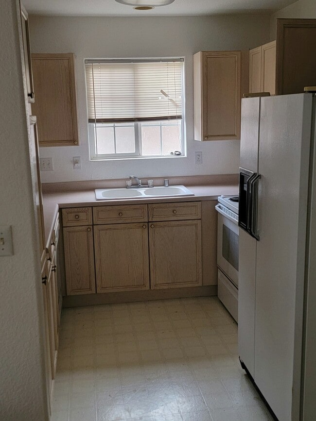 Photo - 5122 W 11th St