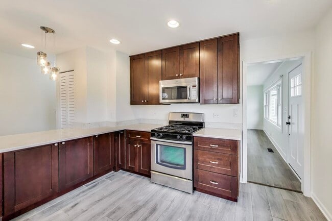 Photo - 139 S Quentin Rd