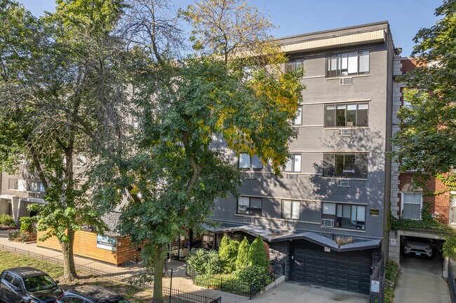 Building Photo - 6134 N Kenmore Ave