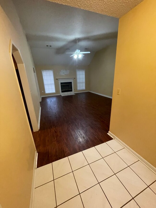 Photo - 3207 Canyonview Rd