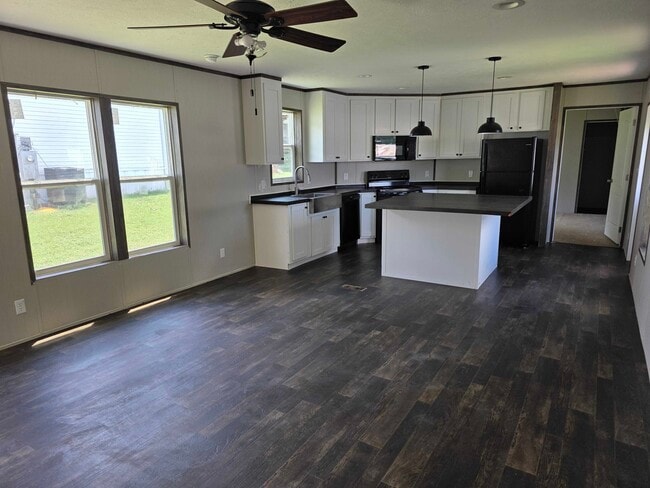 4049 Trout Ln