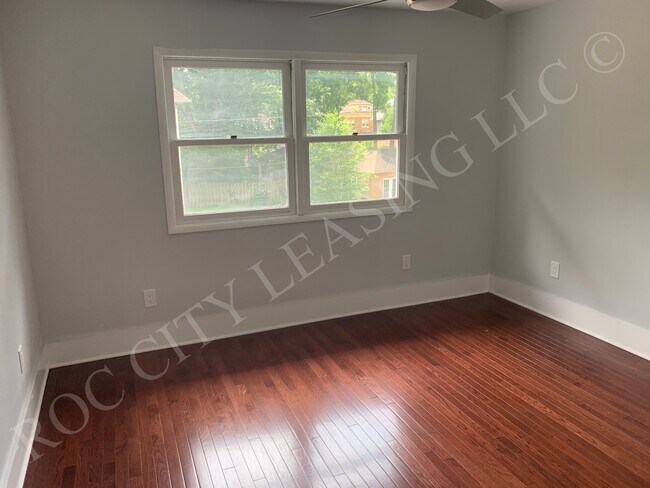 Photo - 965 Monroe Ave Unit Apt 3
