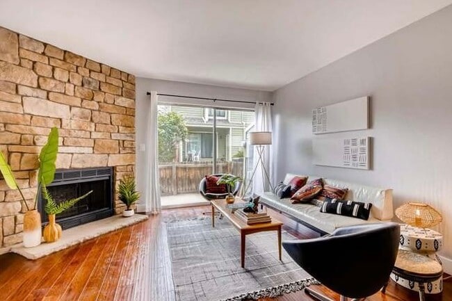 Building Photo - 7476 E Arkansas Ave Unit 3402