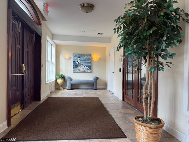 Photo - 3102 Cleveland Ln