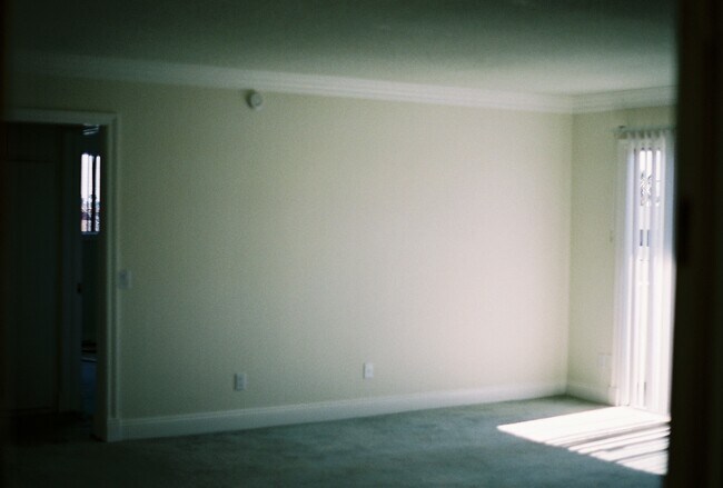 Photo - 1259 Ardmore N Ave Unit 207