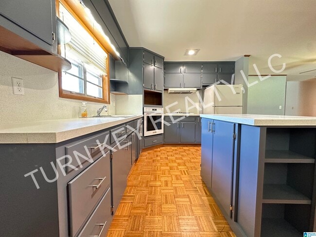 Photo - 6241 Leslie Dr