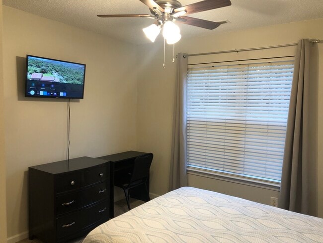 Photo - 5534 Allen Rd E