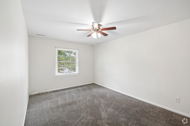 B1R 2BR, 2BA - 1,150SF - Primary Bedroom