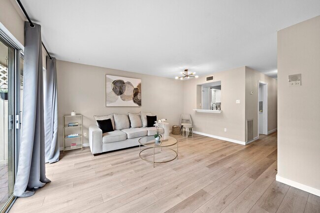 6485 Burgoyne Rd Unit 43