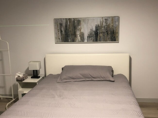 Building Photo - 5142 Av Papineau Unit 5142-1