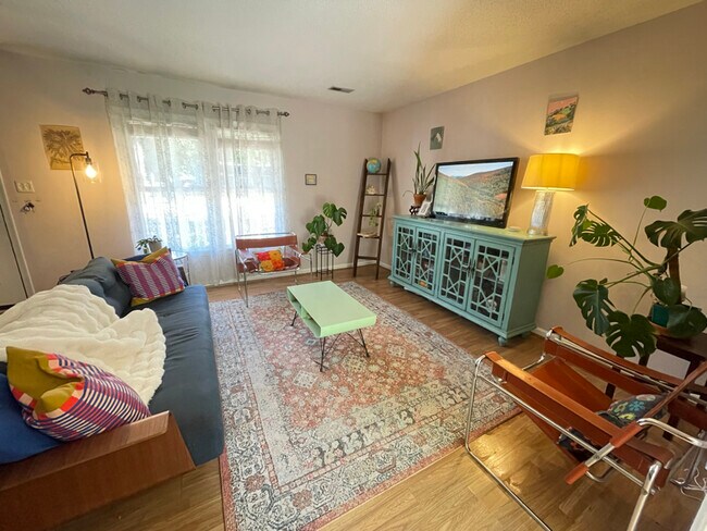 Photo - 3609 Pine Knoll Dr