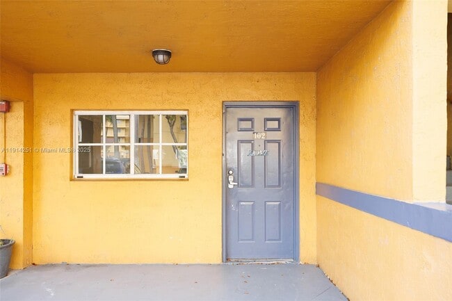 Building Photo - 14970 SW 82nd Ln Unit 11-102