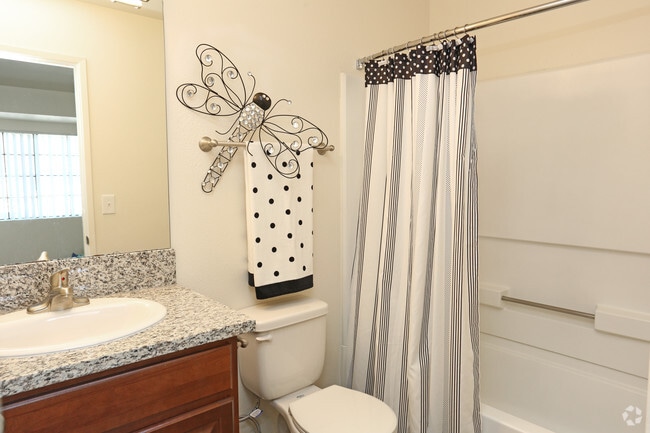 Interior Photo - Heron Pointe Apartments & Townhomes