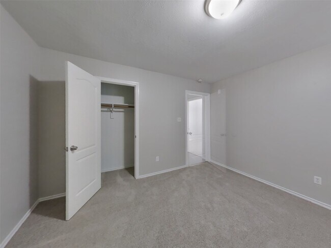 Photo - 21207 Woodland Green Dr