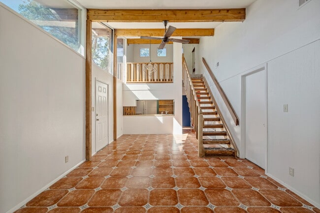 Photo - 302 Venture Blvd S