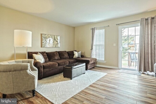 Sala de estar (2) - 2723 Foxshire Dr