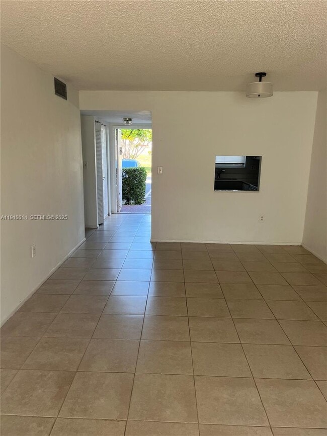 Photo - 8400 Sunrise Lakes Blvd Unidad 106