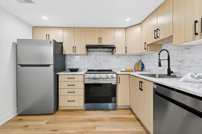 Photo - 2 BED - 2 BATH - HAMILTON - BASEMENT Unit Lower