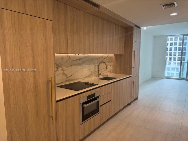 Photo - 77 SE 5th St Unidad 1613