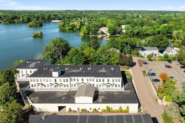 Building Photo - 24 S Bulfinch St Unit 202