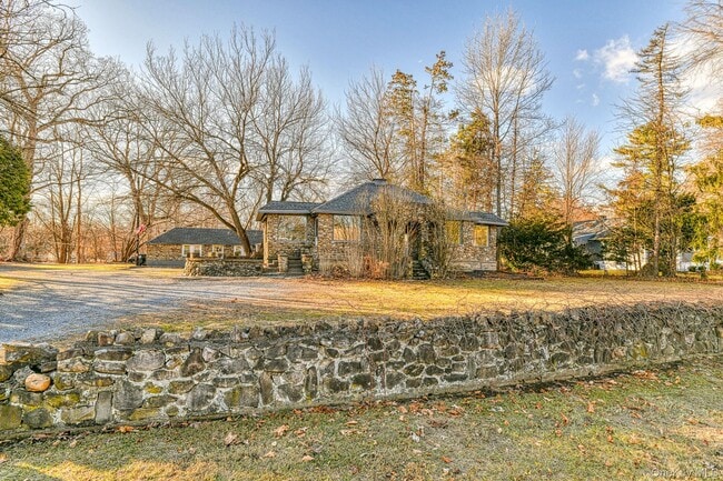 Photo - 19 Innis Ave