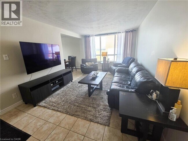 Photo - 347 Waterloo St