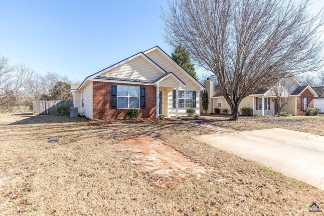 Photo - 404 Chadwyck Cir