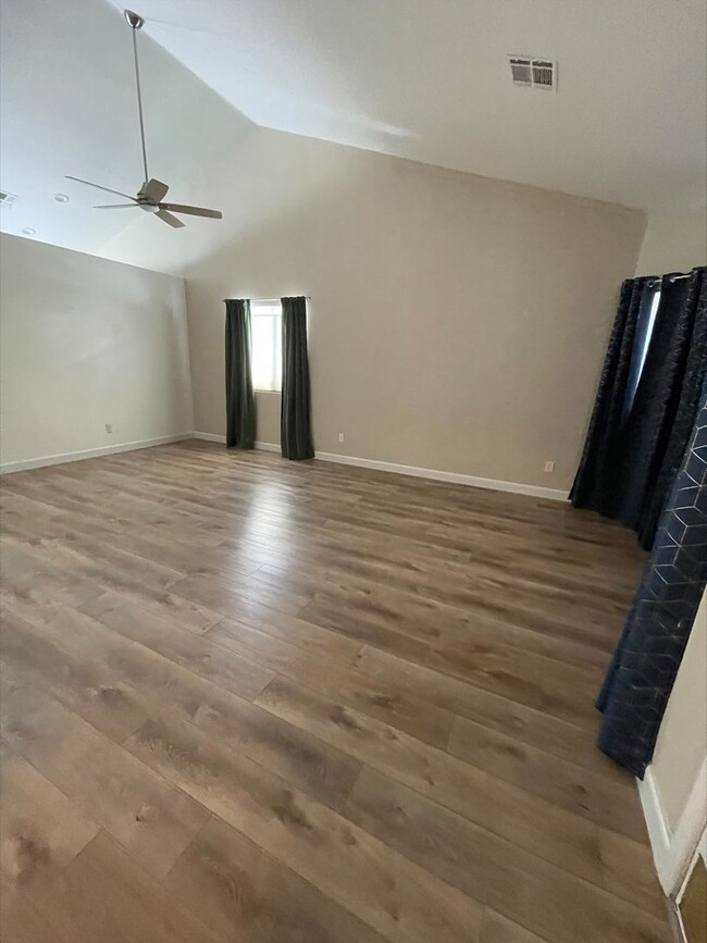 Photo - 3 Bedroom 2 Bath Home Off Durango