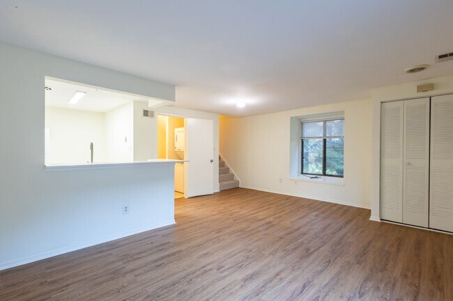 Photo - Lovely 3 BR/1.5 BA EOG Townhome in Montgomery Village!