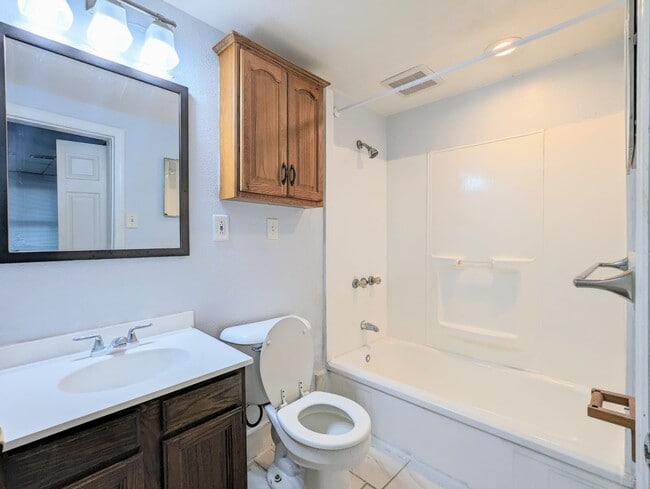 Photo - 5139 Carnegie St Unidad 1