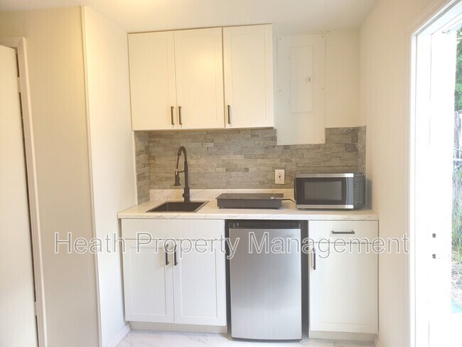 Photo - 3330 Rosefield Dr
