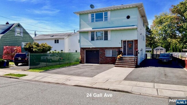 Building Photo - 24 Gall Ave Rental
