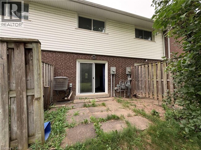 Photo - 276 Westcourt Pl