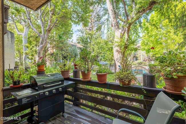 Photo - 21901 Burbank Blvd