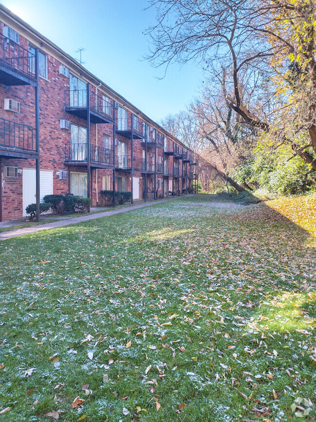 Building Photo - Fenkell Apartments