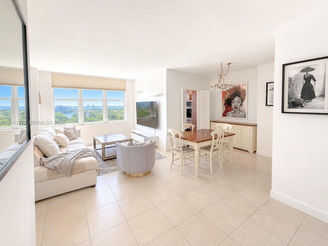 Building Photo - 4747 Collins Ave Unit 1101