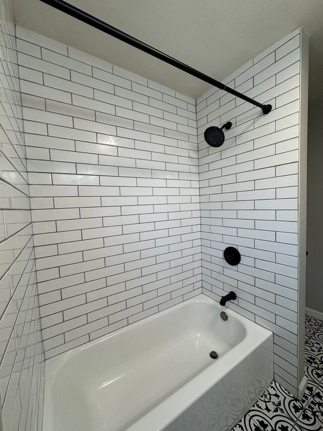 Photo - Freshly Renovated 2bd 2ba House
