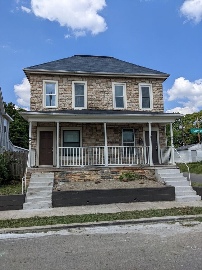 Building Photo - 620-622 Stewart Avenue Unit 622 Stewart Avenue Rental