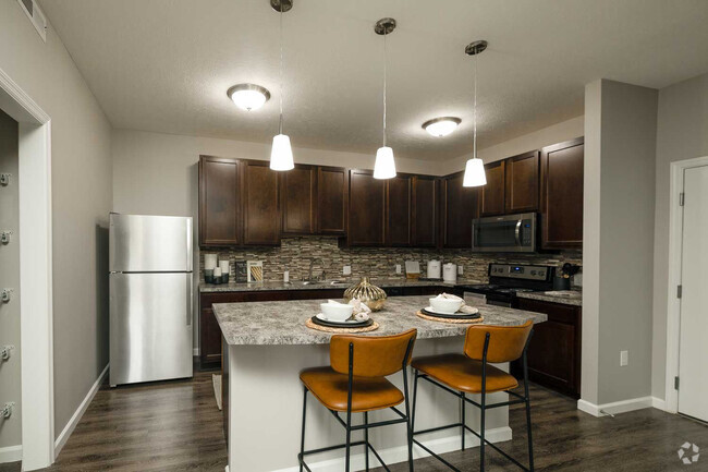 Kitchen Islands - Cortland Sunbury Rental